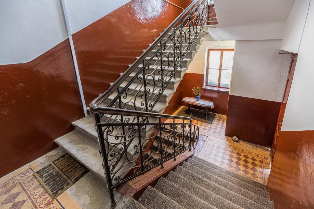 Sabin Apartments Private Parking Брашов Экстерьер фото